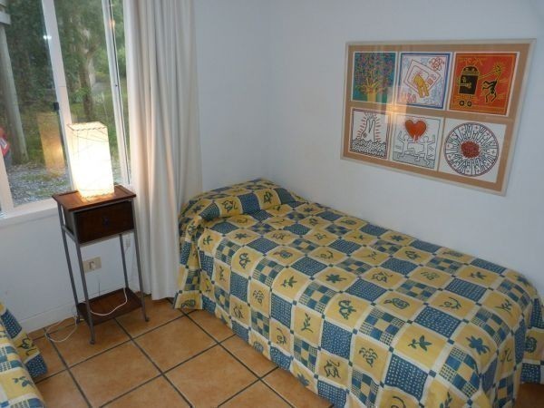 Muy buena casa frente al mar con deck en Solanas,  piscina, 4 dormitorios, 3 baños y parrillero