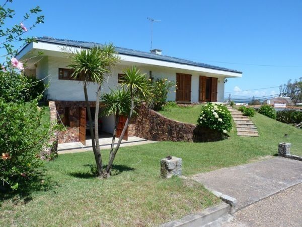 Muy linda casa a 100 metros de la mejor Playa de Punta del Este.