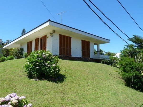 Muy linda casa a 100 metros de la mejor Playa de Punta del Este.