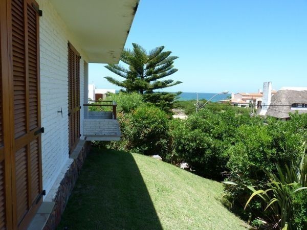 Muy linda casa a 100 metros de la mejor Playa de Punta del Este.