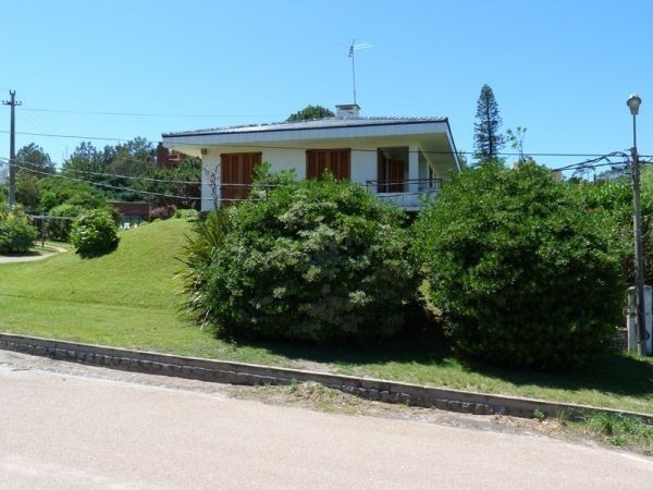 Muy linda casa a 100 metros de la mejor Playa de Punta del Este.