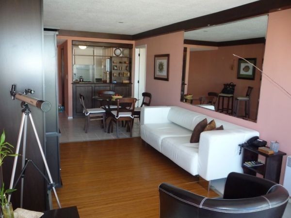 Departamento de un dormitorio y medio en edificio de categoria.