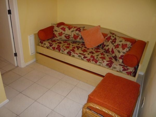 Departamento de un dormitorio y medio en edificio de categoria.