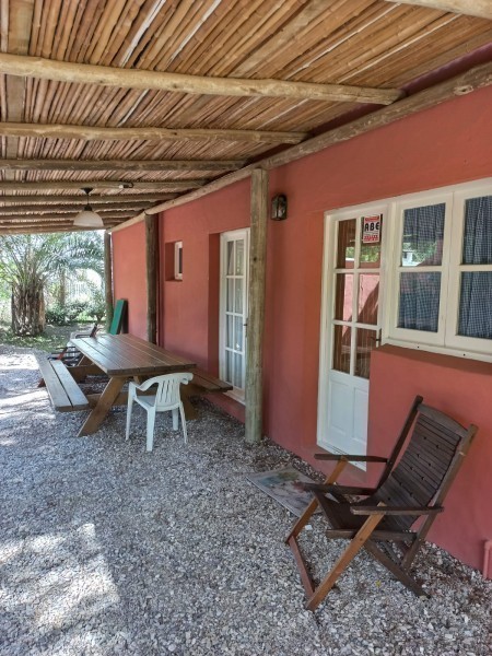 Casa de ambientes amplios en alquiler en Montoya, La Barra. Ideal para dos familias.