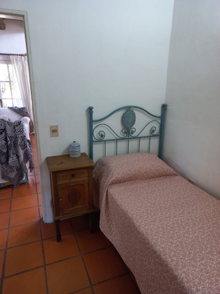 Casa de ambientes amplios en alquiler en Montoya, La Barra. Ideal para dos familias.