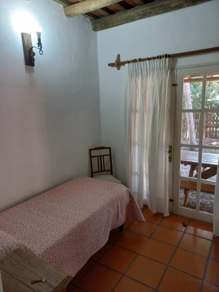 Casa de ambientes amplios en alquiler en Montoya, La Barra. Ideal para dos familias.