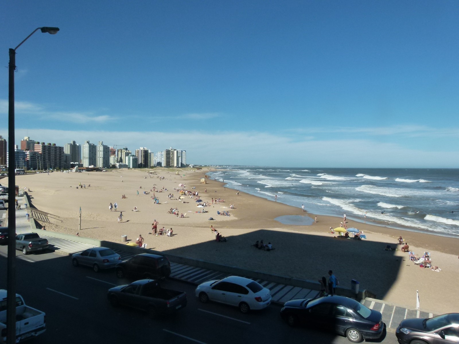 Departamento en alquiler frente a playa brava