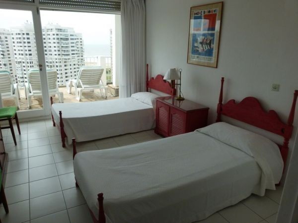 Amplio Pent House con vistas a la Brava en edificio Vanguardia