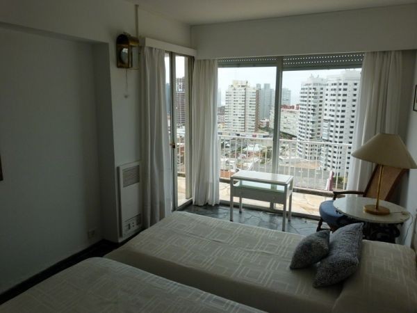 Amplio Pent House con vistas a la Brava en edificio Vanguardia