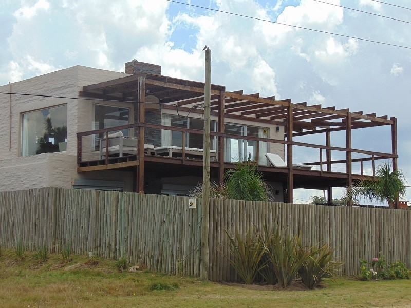 Casa en alquiler en Balneario Buenos Aires.