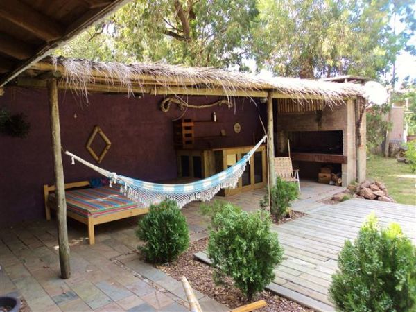 Pintoresca casa con jardín