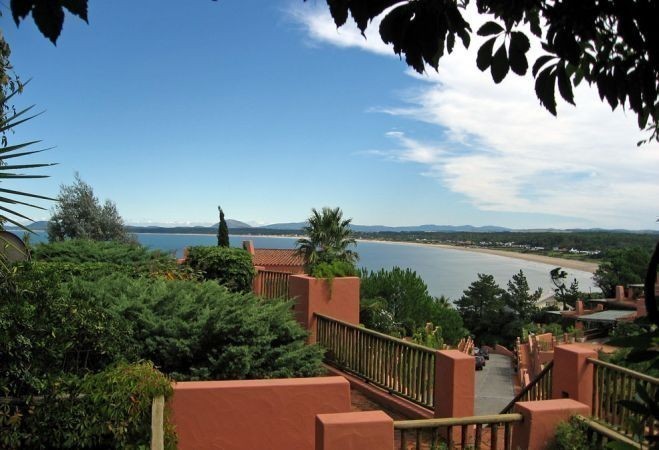 Excelente! Loft reciclado en el complejo Marina del Este.