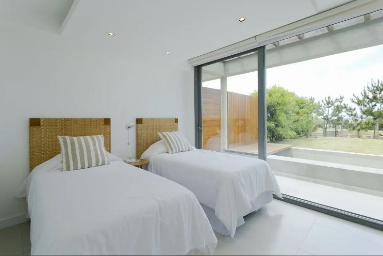 Venta de edificio Altamar de reciente construcción con una de las mejores vistas de Punta del Este