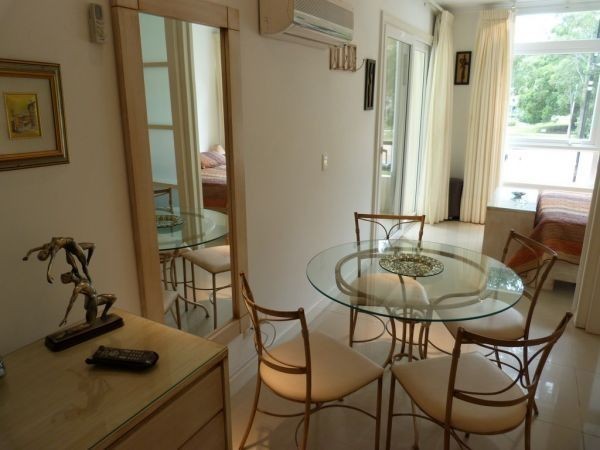 Muy lindo monoambiente con terraza con todos los servicios