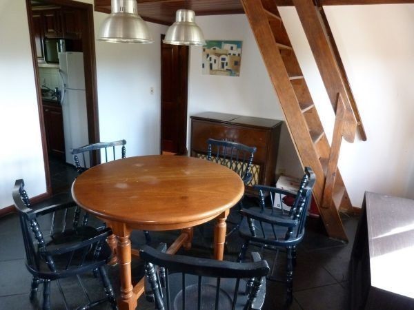 Cabaña con amplio jardin y piscina a pocas cuadras del mar.