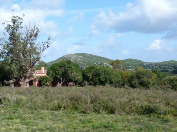 Chacras del cerro, entre la Sierra y el Mar.