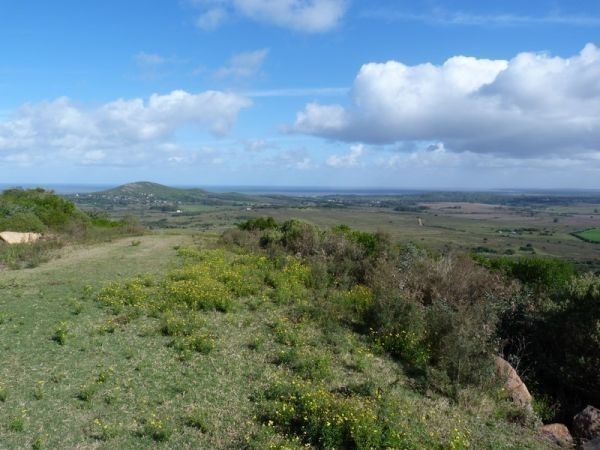 Chacras del cerro, entre la Sierra y el Mar.