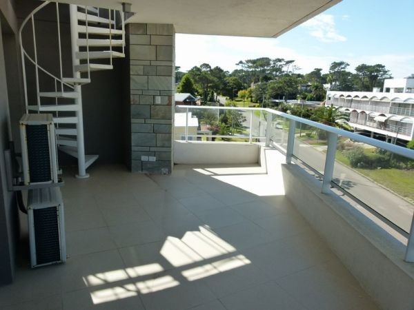 Departamento Pent House de 1 dormitorio con parrillero propio y jacuzzi, playa Mansa, Punta del Este