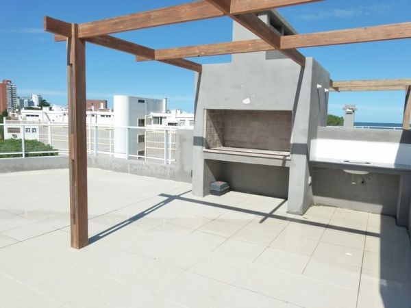 Departamento Pent House de 1 dormitorio con parrillero propio y jacuzzi, playa Mansa, Punta del Este