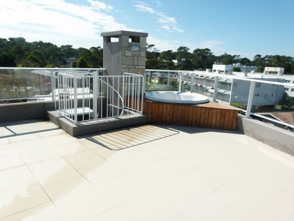 Departamento Pent House de 1 dormitorio con parrillero propio y jacuzzi, playa Mansa, Punta del Este