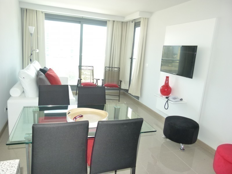 Departamento de un dormitorio y medio en edificio con amenities