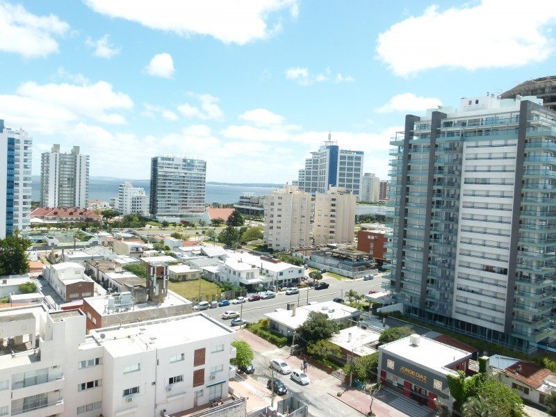 Departamento de un dormitorio y medio en edificio con amenities