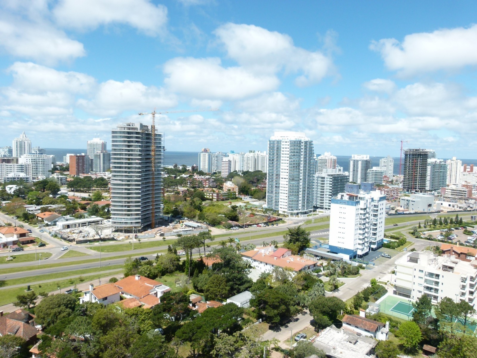 Miami Bolevard, Departamento en alquiler en edificio con amenities.