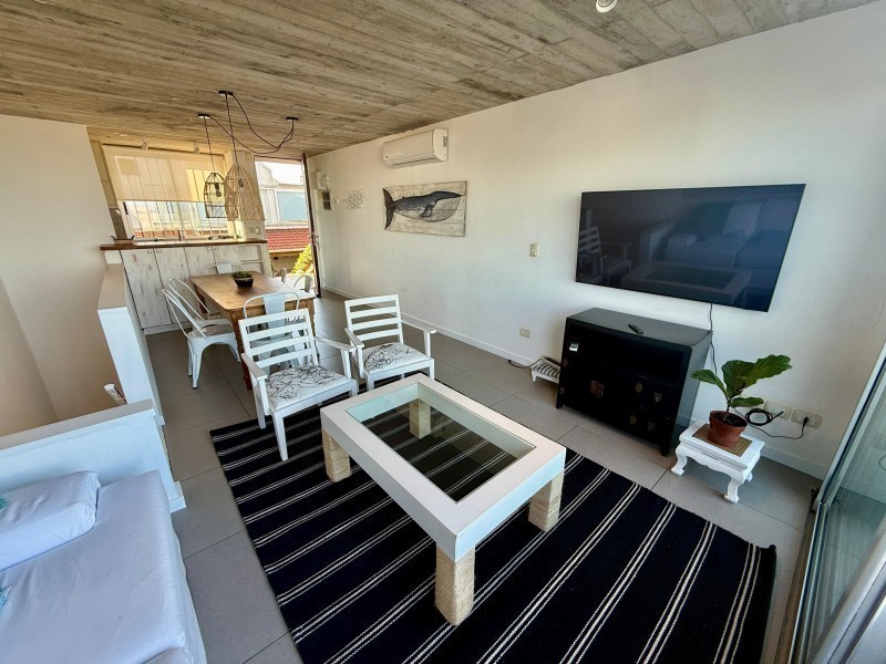 Departamento en alquiler en Montoya cerquita del agua. Triplex en La Barra