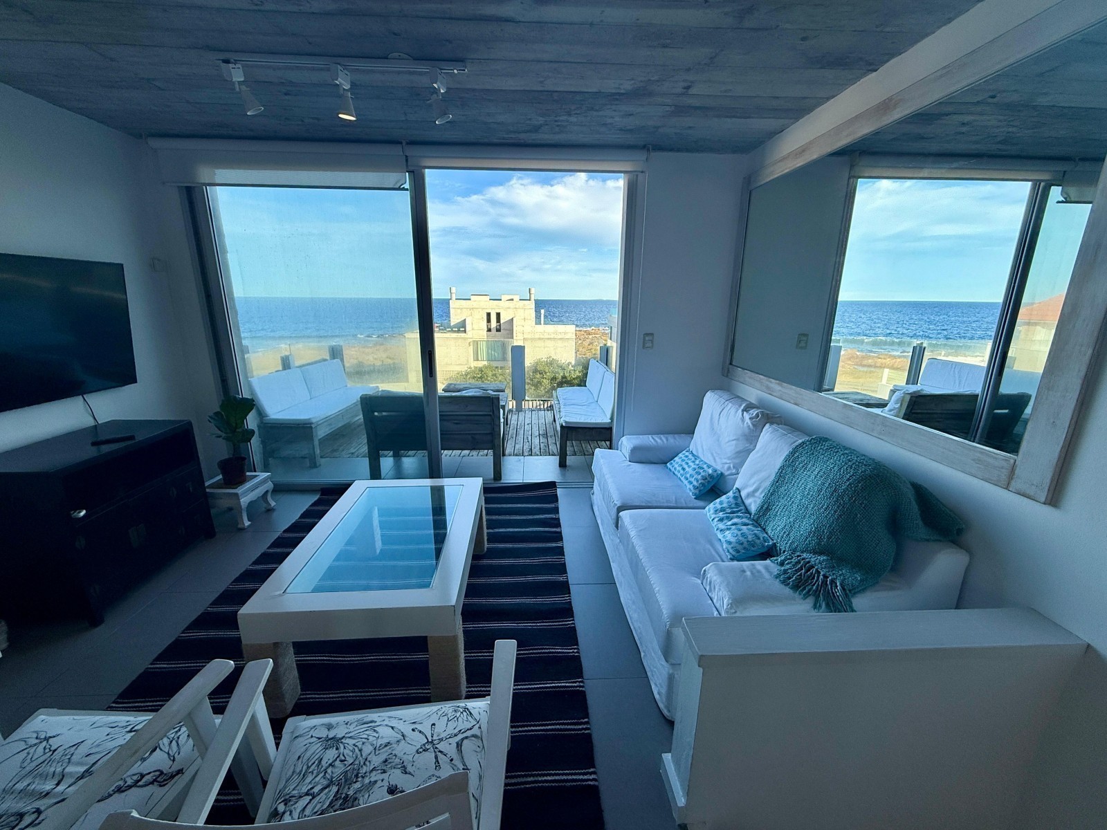 Departamento en alquiler en Montoya cerquita del agua. Triplex en La Barra