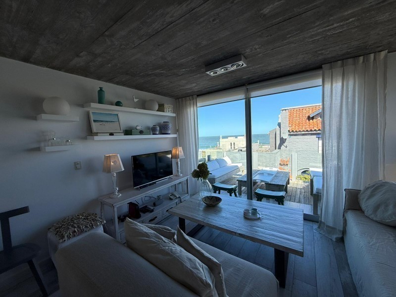 Departamento en alquiler y venta en La Barra de la ruta al mar.