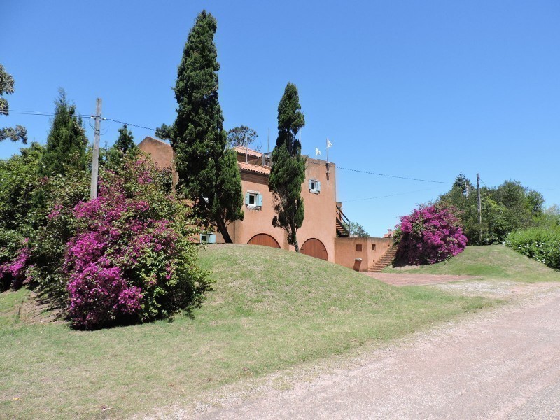 Casa de cinco dormitorios en alquiler en Montoya
