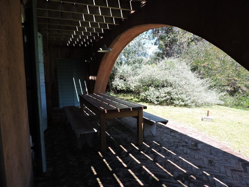 Casa de cinco dormitorios en alquiler en Montoya