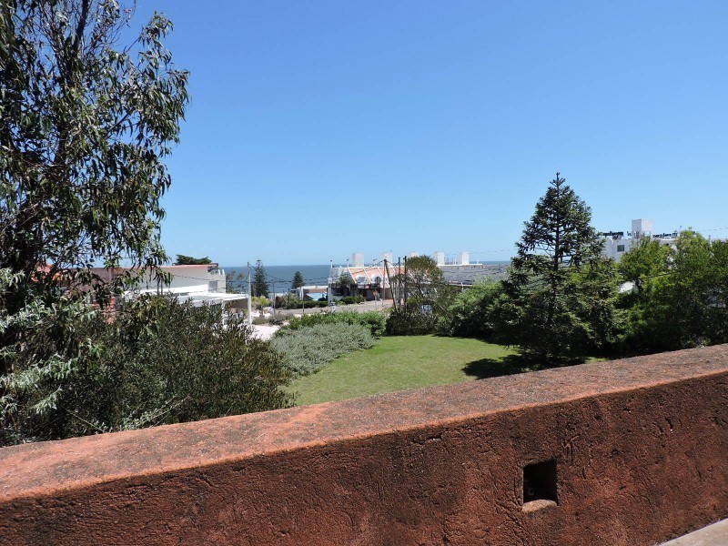 Casa de cinco dormitorios en alquiler en Montoya