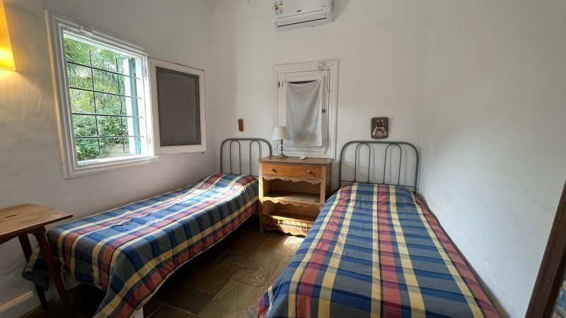 Casa de cinco dormitorios en alquiler en Montoya