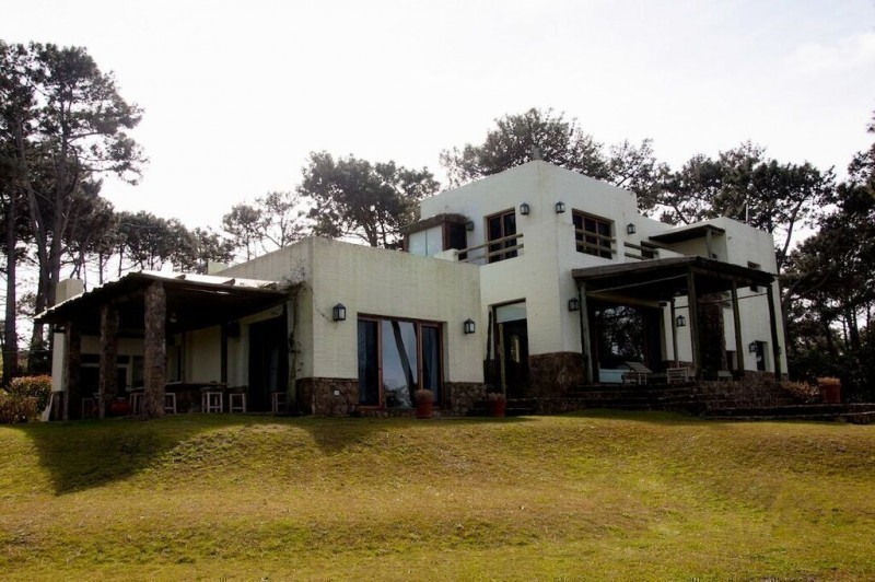 Excelente casa en alquiler en La Barra con piscina climatizada