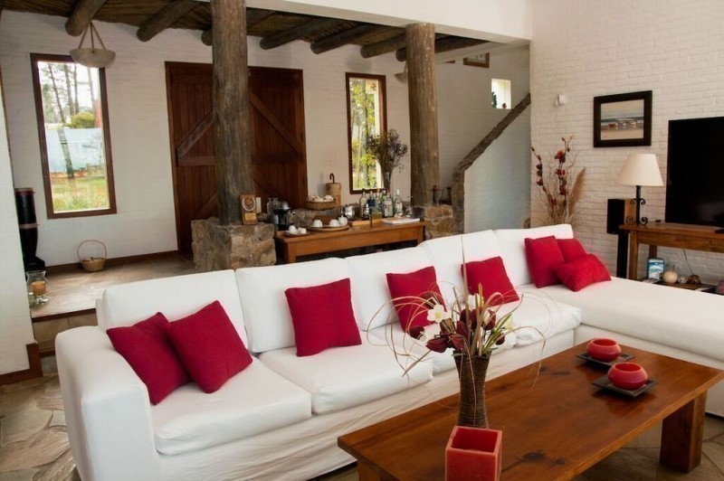 Excelente casa en alquiler en La Barra con piscina climatizada