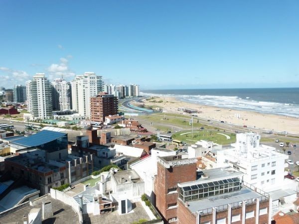 Departamento en piso alto con vistas a la Brava!