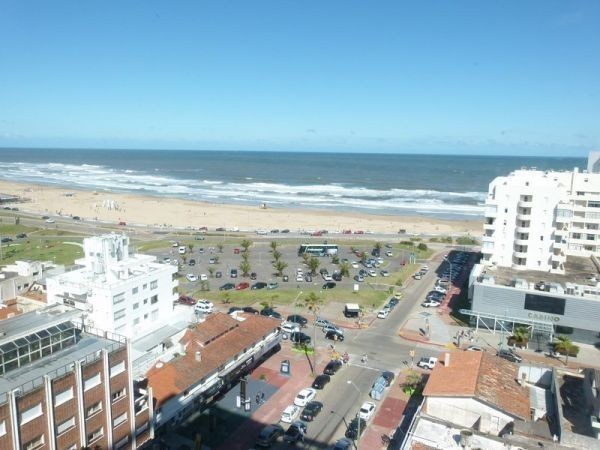 Departamento en piso alto con vistas a la Brava!
