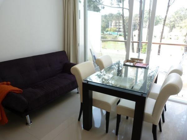 Hermoso apartamento monoambiente con terraza y vista a la laguna