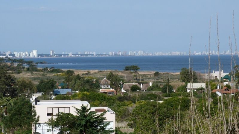 Muy buen terreno en la zona de las grutas con excelente vista al mar