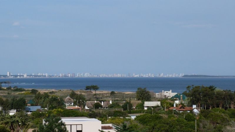 Muy buen terreno en la zona de las grutas con excelente vista al mar
