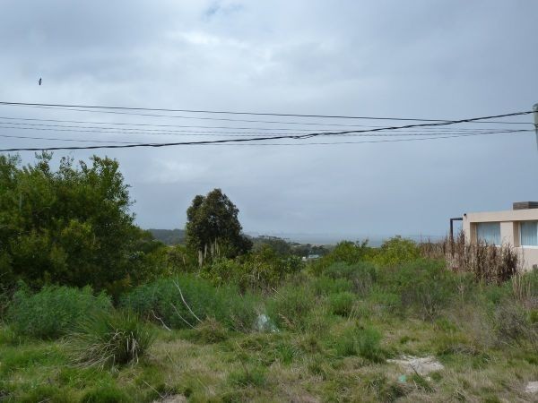 Muy buen terreno en la zona de las grutas con excelente vista al mar