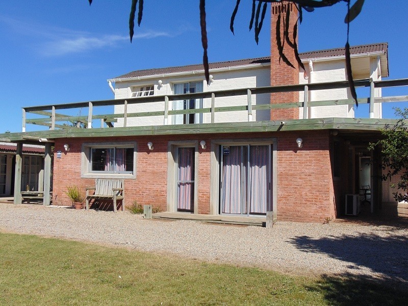 Casa en alquiler en Balneario Buenos Aires.