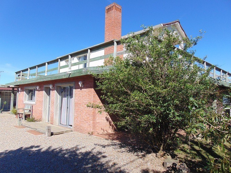 Casa en alquiler en Balneario Buenos Aires.