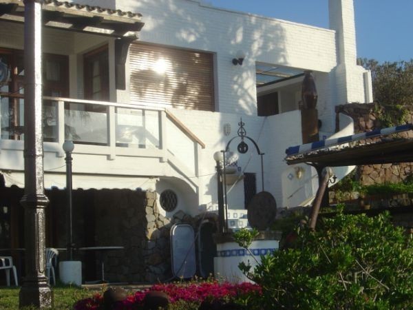 Casa en Punta Ballena en primera línea al mar!