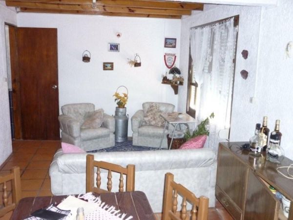 Casa con terraza y muy linda vista, a pasos del mar.