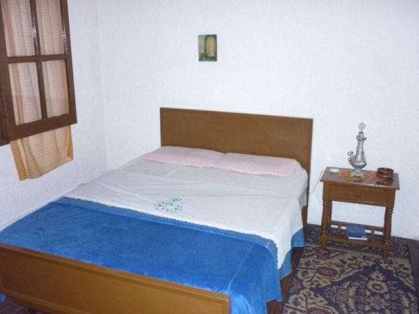 Casa con terraza y muy linda vista, a pasos del mar.