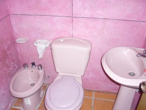 Casa con terraza y muy linda vista, a pasos del mar.