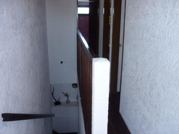 Casa con terraza y muy linda vista, a pasos del mar.