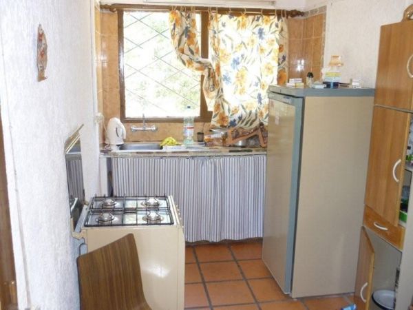 Casa con terraza y muy linda vista, a pasos del mar.